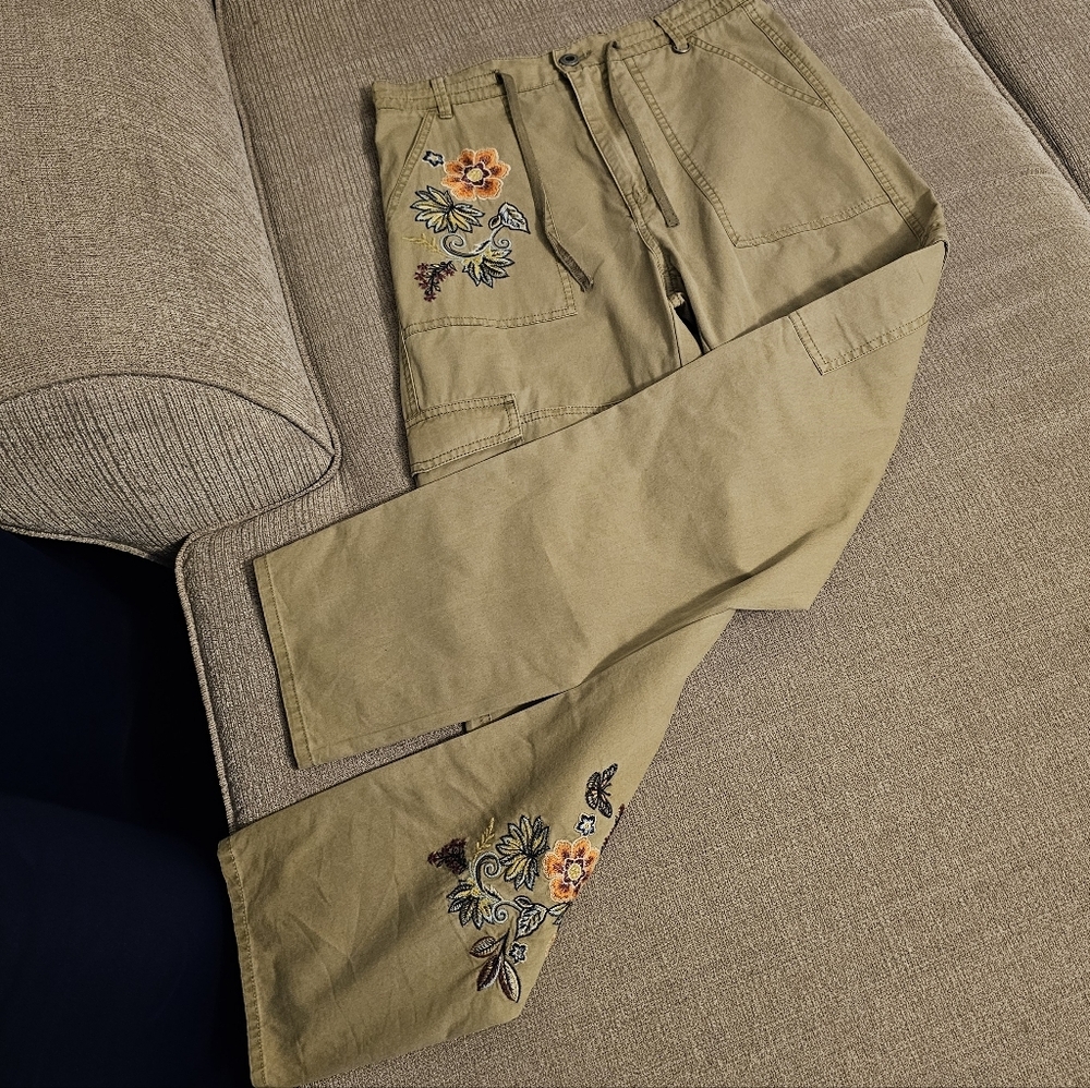 Sundance Olive Green Boho Floral Embroidered High Rise Cargo Pants Size 2 - Picture 3 of 7